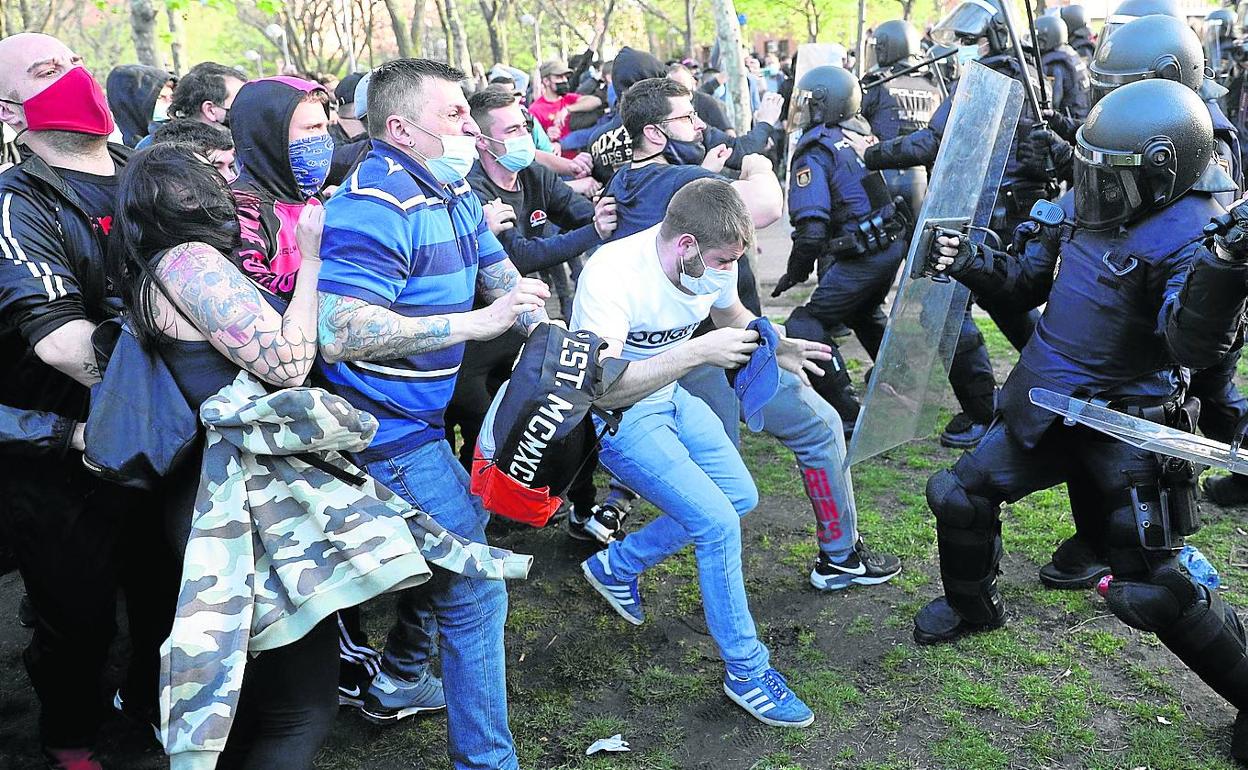 El mitin que Vox celebró el pasado 7 de abril en el distrito madrileño de Vallecas terminó en una batalla campal. 