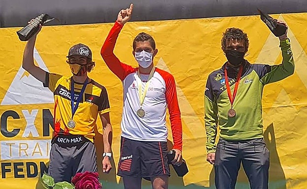 Podio del Campeonato de España masculino: de izquierda a derecha, Jan Margarit, Manuel Merillas y Aritz Egea. 