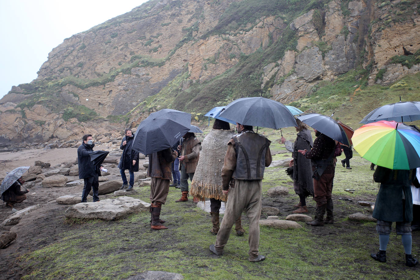 Fotos: Rodaje de Elcano en la playa de Azkorri, en imágenes