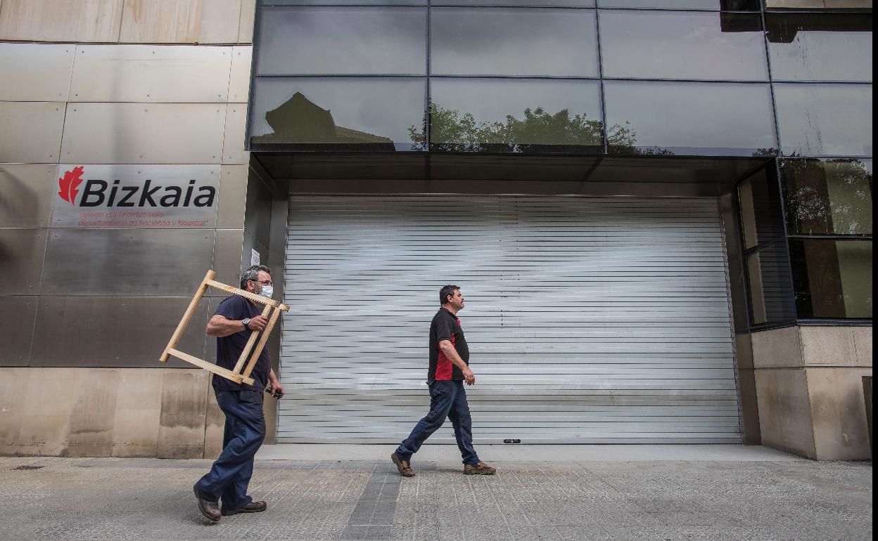 Hacienda ve «luces y sombras» en la campaña de la renta cuando toda oposición aprecia «un caos»