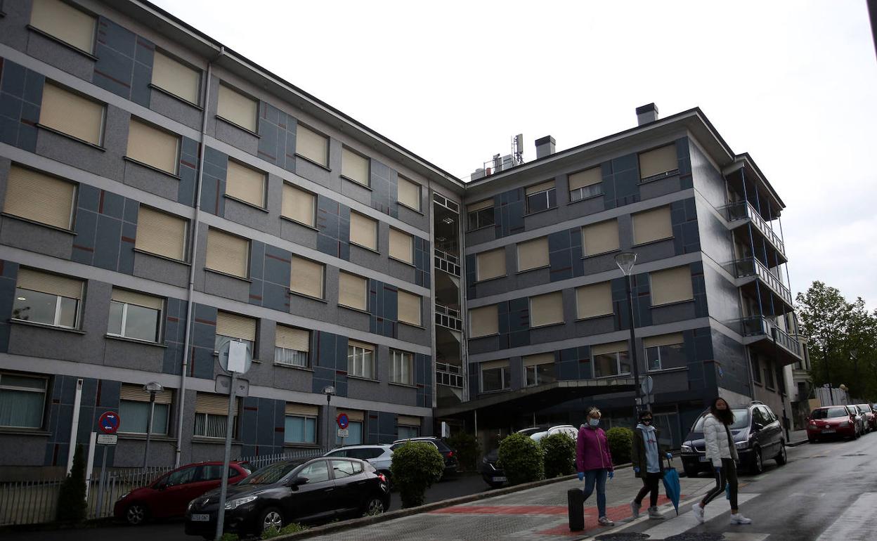 La clínica de la Virgen Blanca, en Begoña, cumplió medio siglo de vida en 2019.