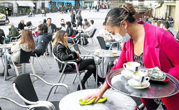 Los bares y restaurantes de Euskadi podrán abrir hasta las 22 horas