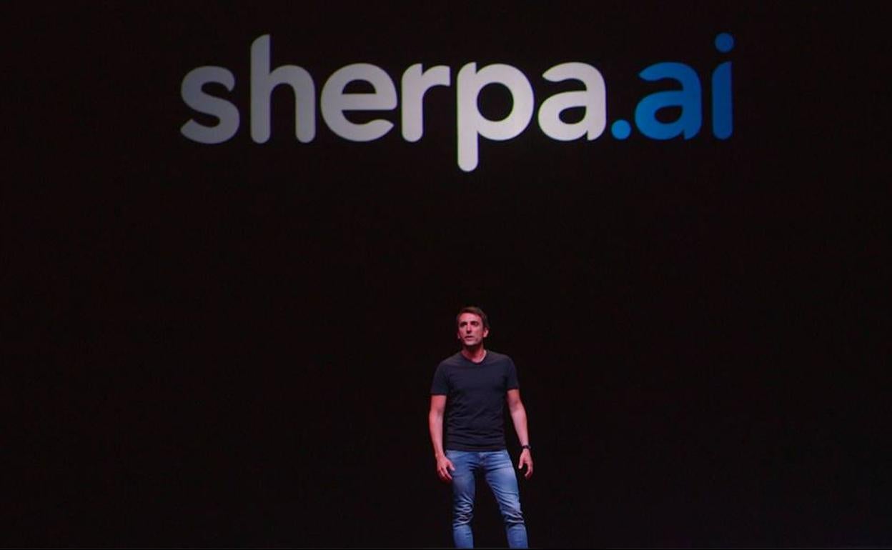 El fundador y director ejecutivo de Sherpa.ai, Xabi Uribe-Etxebarria en la presentación de Sherpa Keynote 2020.