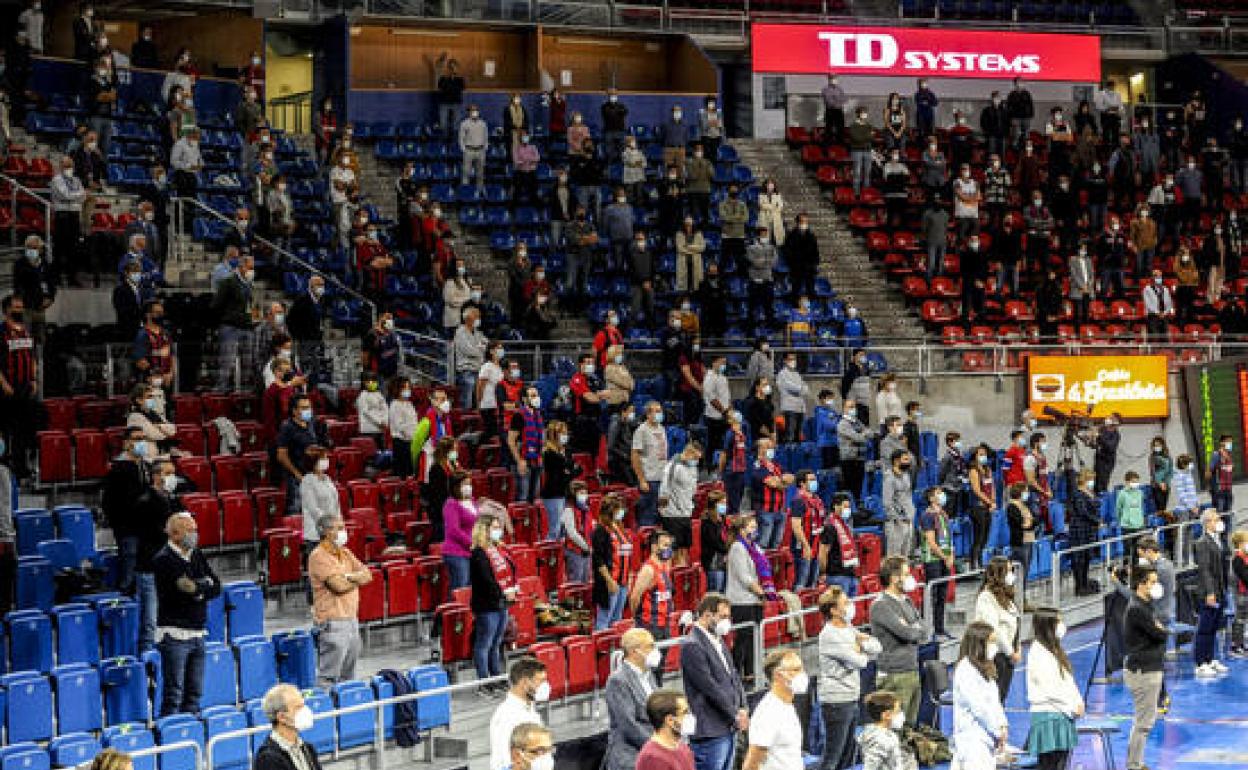 Imagen del encuentro entre el Baskonia y el Khimki al inicio de la Euroliga cuando se permitió la entrada de 600 espectadores