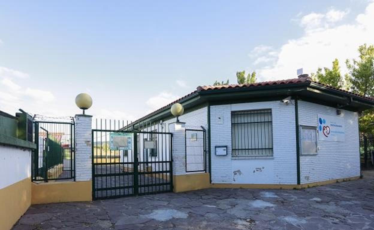 Centro de Protección Animal del Ayuntamiento de Vitoria, en Armentia, donde la asociación desarrolla su labor. 