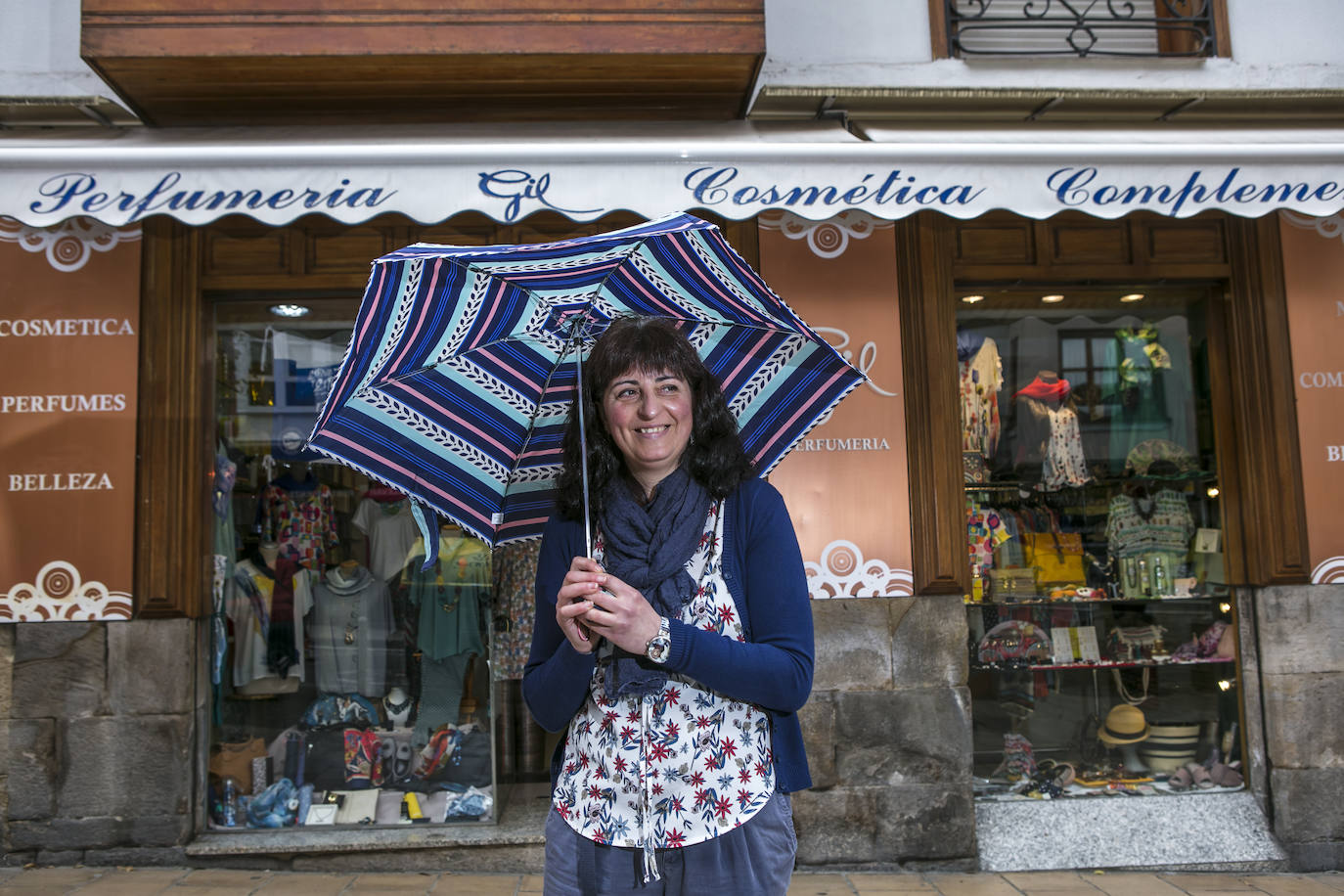 Fotos: 23 comercios centenarios se aferran al presente en Vitoria