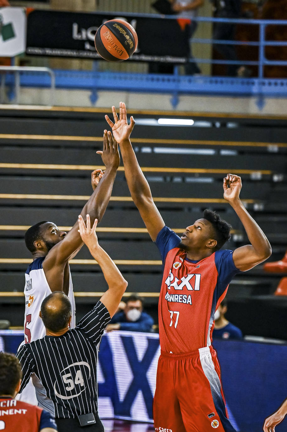 Fotos: Las mejores imágenes del Manresa-Baskonia