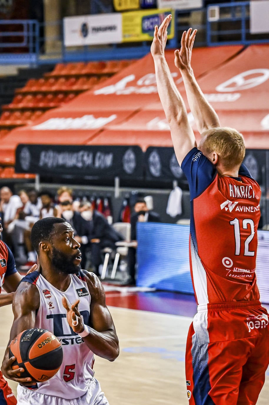 Fotos: Las mejores imágenes del Manresa-Baskonia