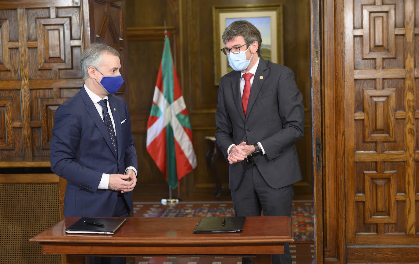 Fotos: Vitoria conmemora sus 41 años como capital de Euskadi