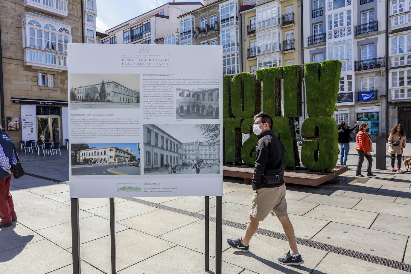 Fotos: Vitoria conmemora sus 41 años como capital de Euskadi