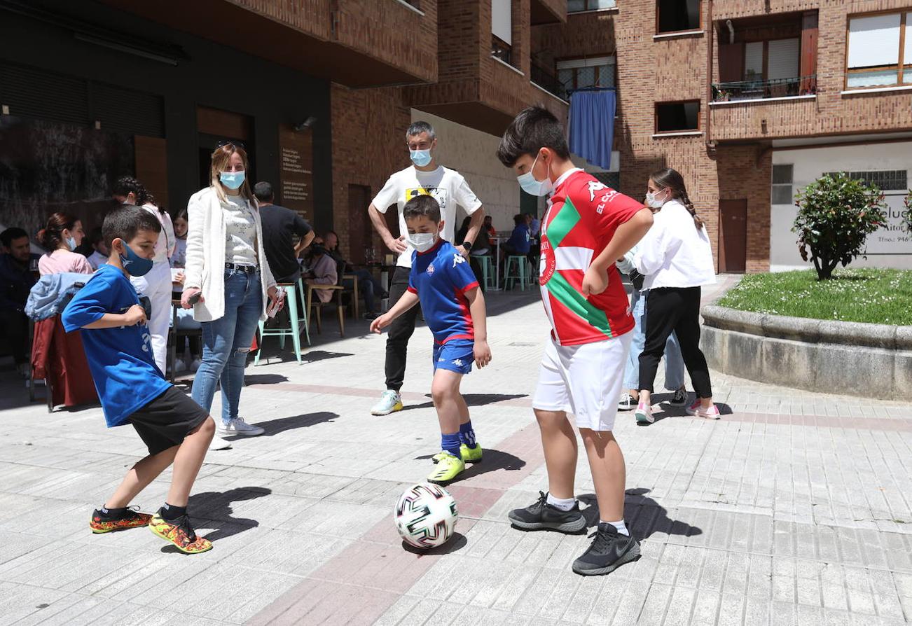 Fotos: El pueblo de Amorebieta festeja el ascenso