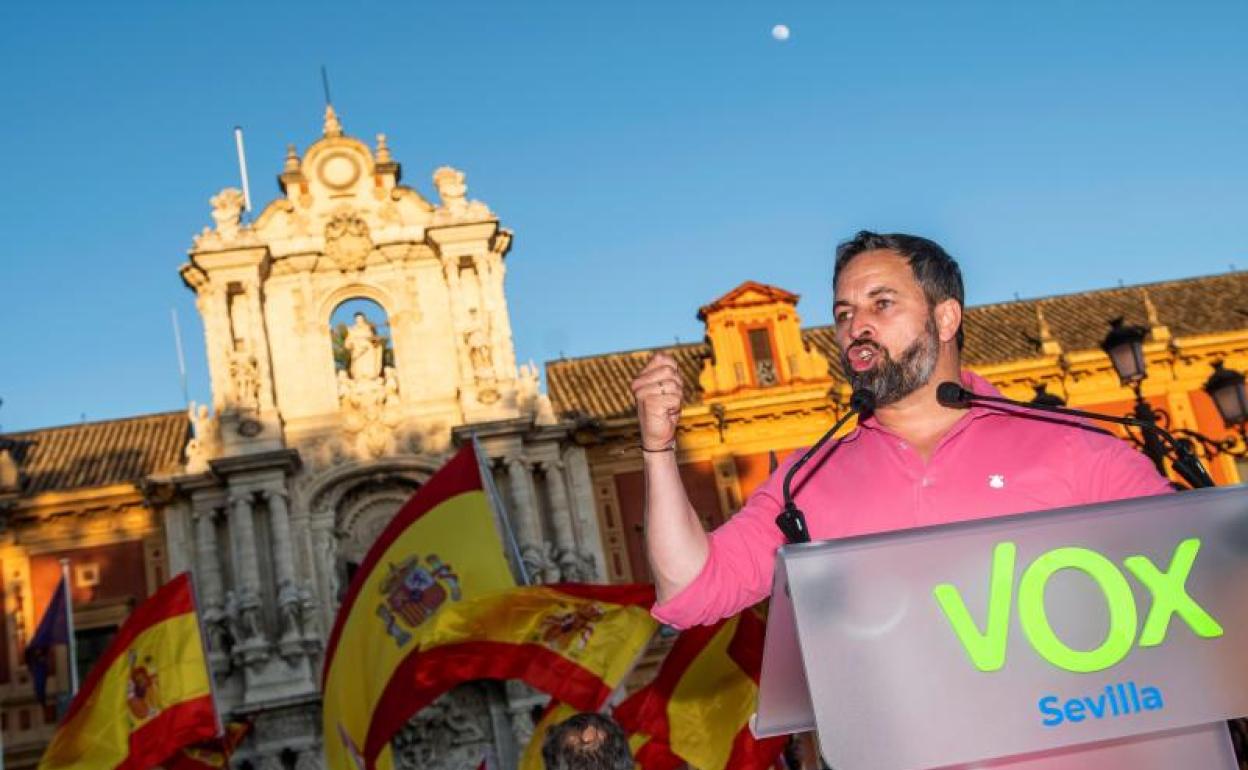 El presidente de VOX, Santiago Abascal, durante su participación en un acto en Sevilla.