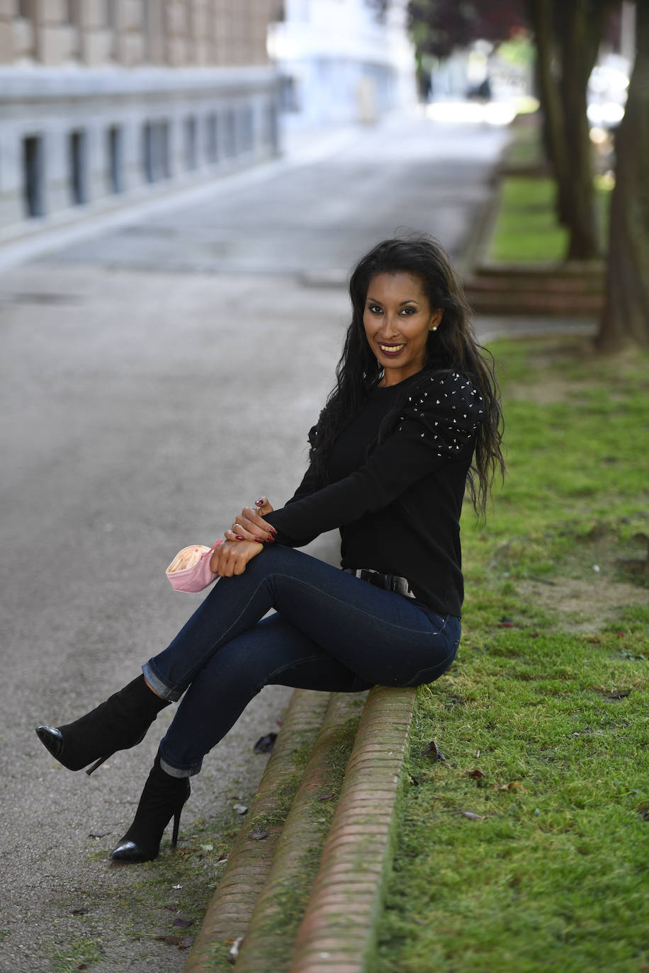 Fotos: Así es Amira, la candidata bilbaína al certamen nacional de belleza para mujeres con más de 30 años