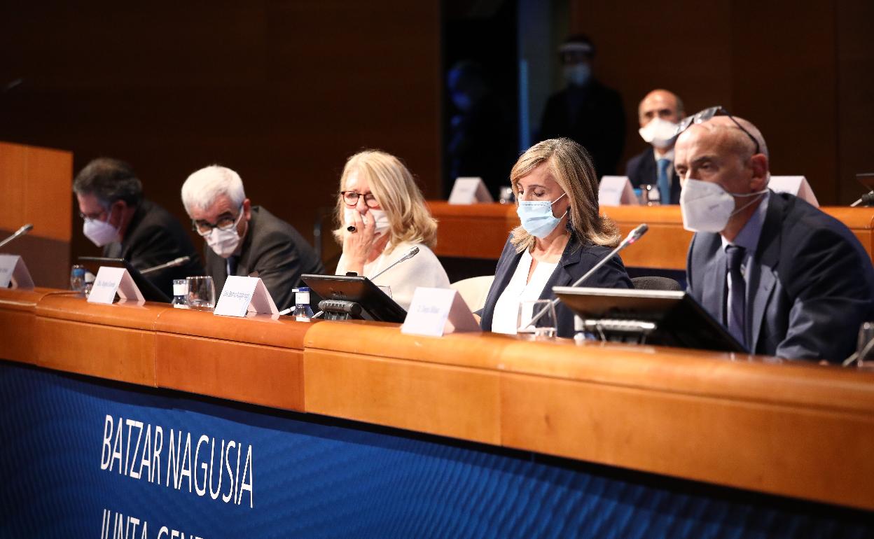Imagen de la última junta general de accionistas del IMQ celebrada en el Palacio Euskalduna. PANKRA NIETO