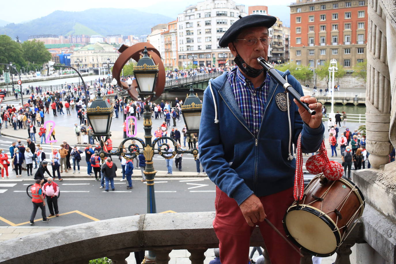 Fotos: Miles de pensionistas vuelven a llenar calles vascas para pedir una pensión mínima de 1.080 euros