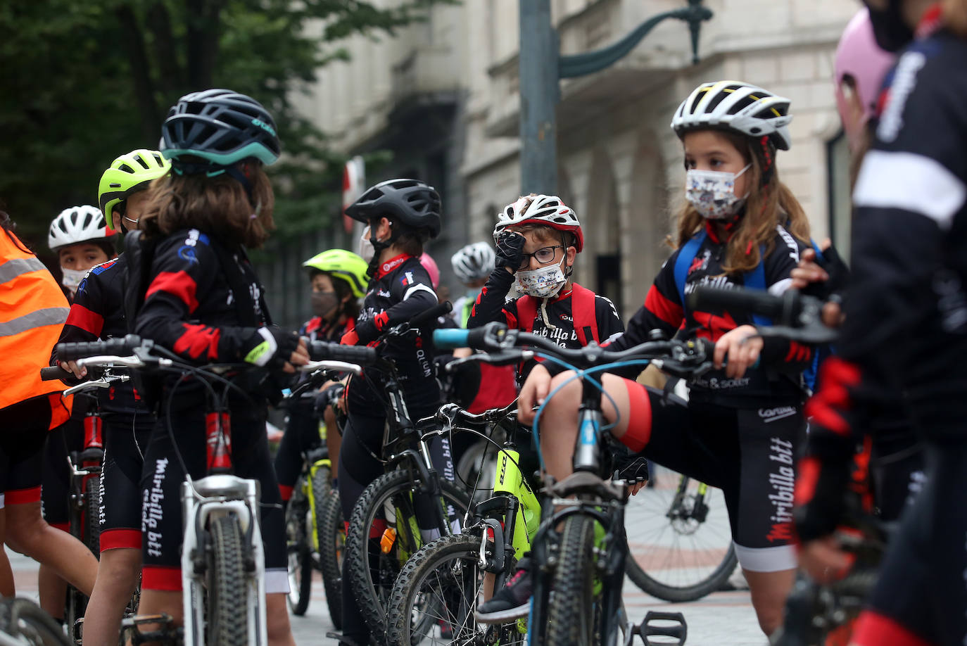 Fotos: Marcha ciclista para reclaramar un Bidegorri entre Bilbao y Barakaldo