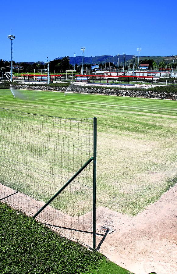 Imagen - El aspecto que ofrece el campo dos, uno de los del primer equipo.