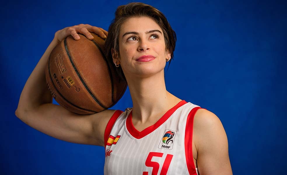 La niña arrollada por un autobús que metió un triple a los malos pronósticos