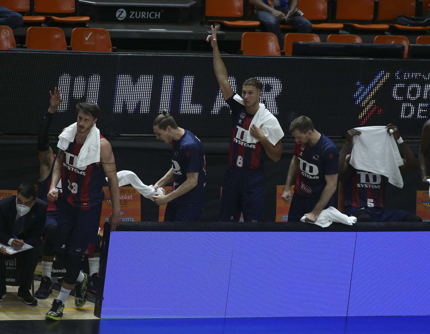 Fotos: Las mejores imágenes del Valencia - Baskonia