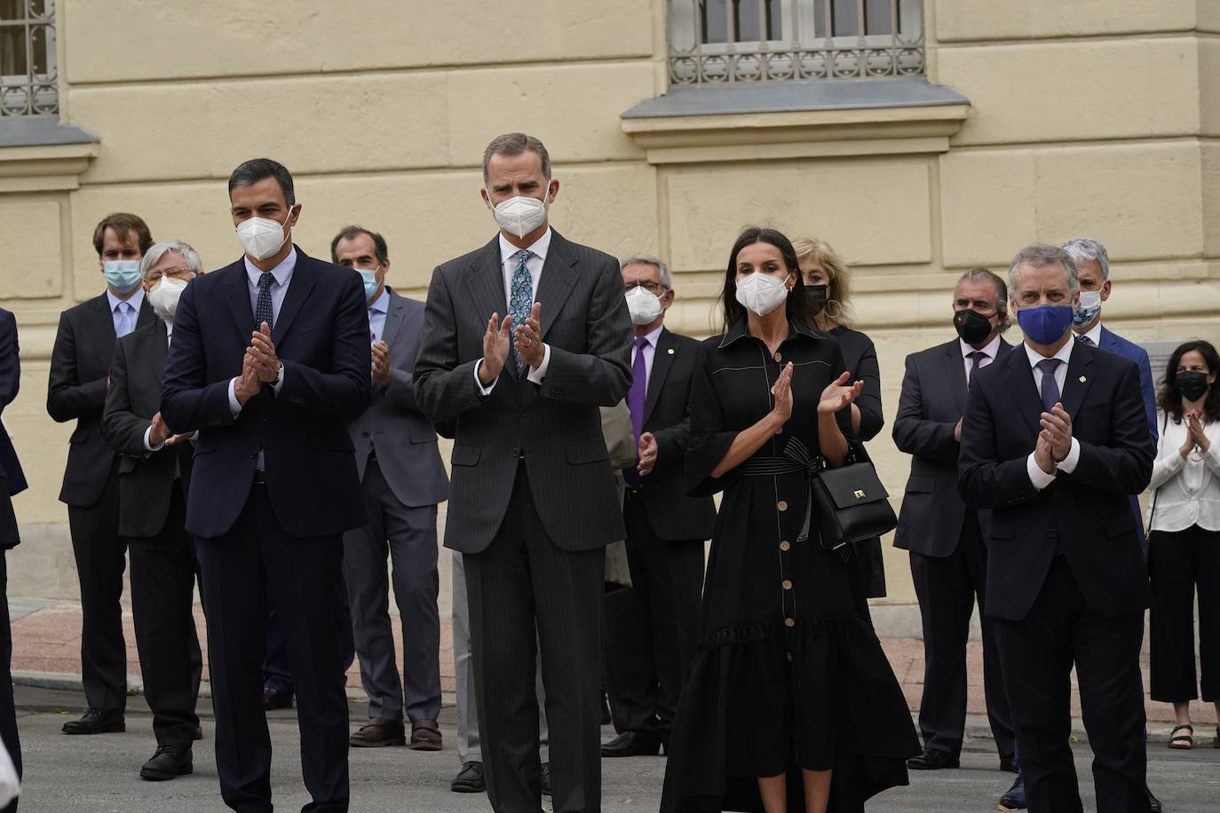 Fotos: Todas las imágenes del look de la reina Letizia en Euskadi