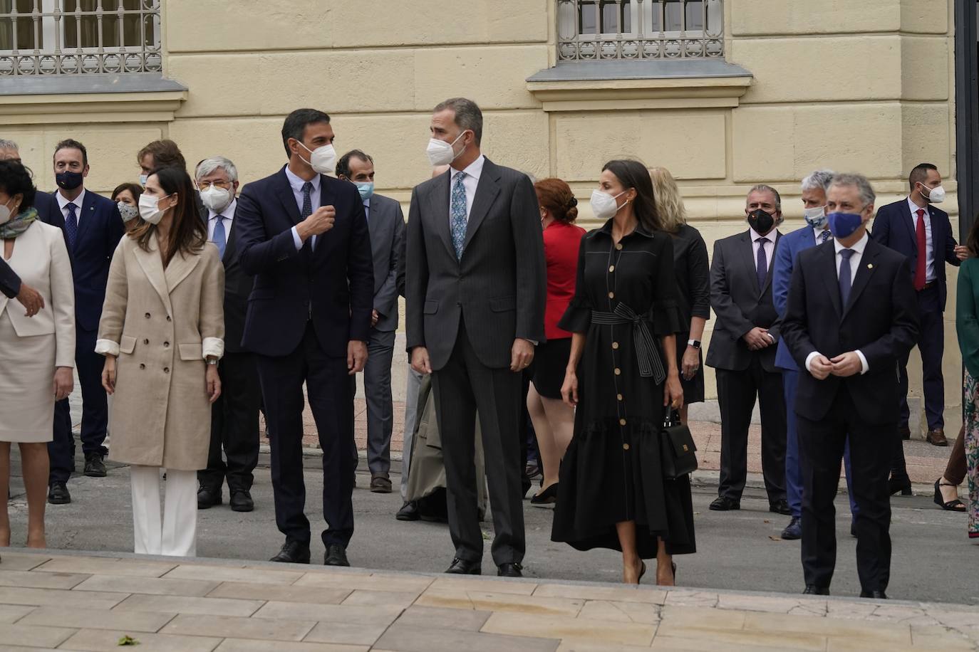 Fotos: Todas las imágenes del look de la reina Letizia en Euskadi