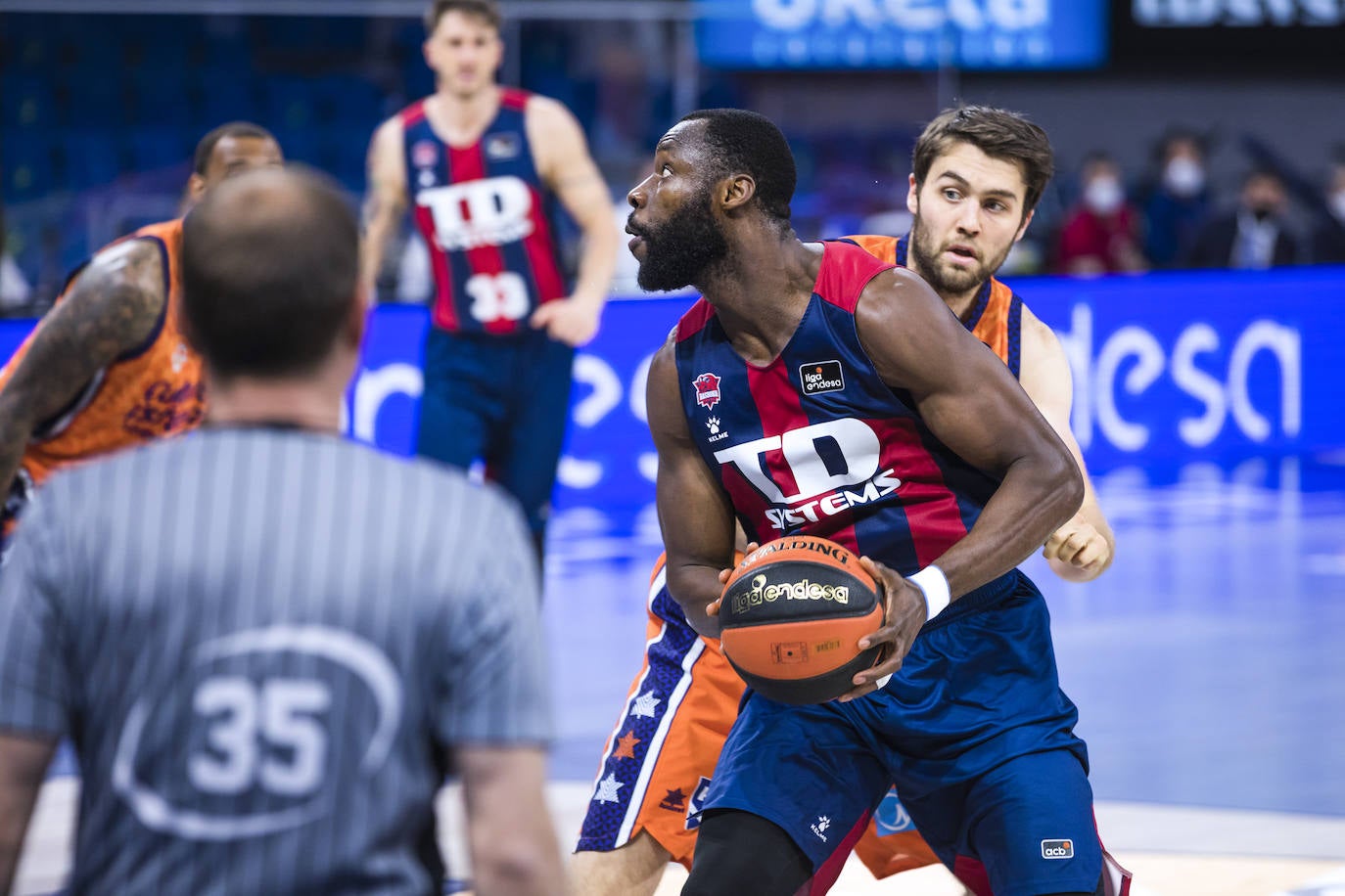 Fotos: Las mejores imágenes del Baskonia - Valencia