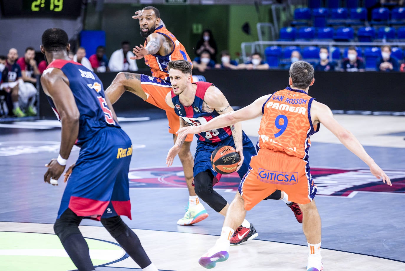 Fotos: Las mejores imágenes del Baskonia - Valencia