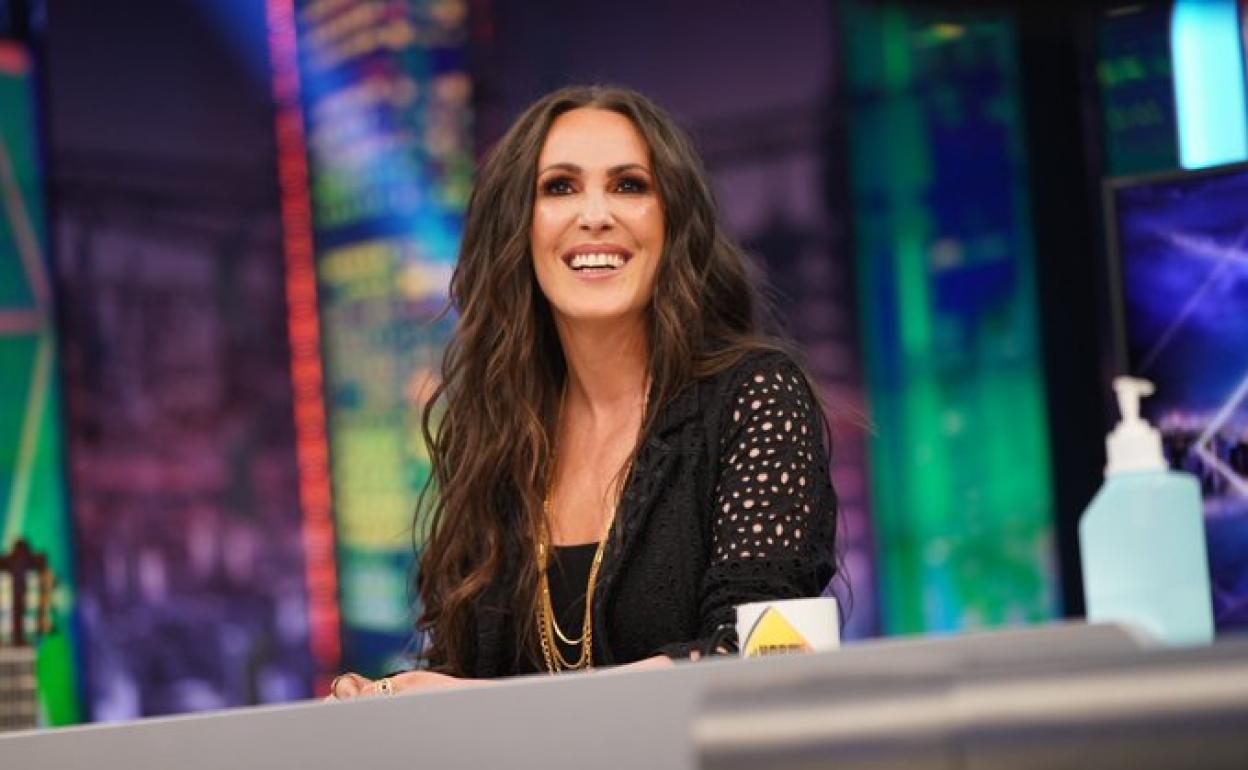 Malú, muy sonriente en El Hormiguero.