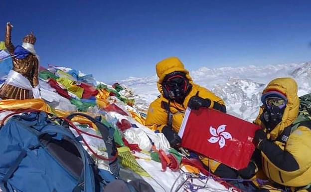 En 2017 se convirtió en la primera mujer de Hong Kong en alcanzar la cima. 