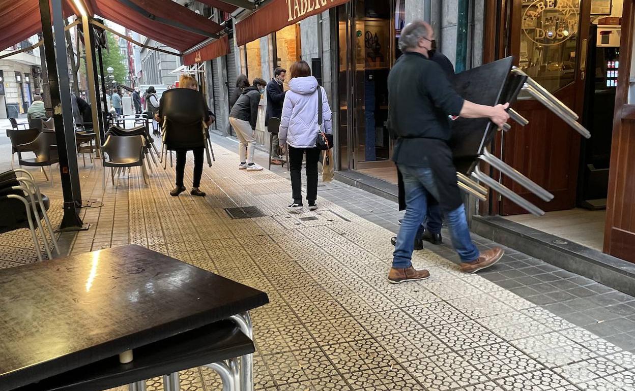 La hostelería será uno de los sectores que generará más empleo este verano.