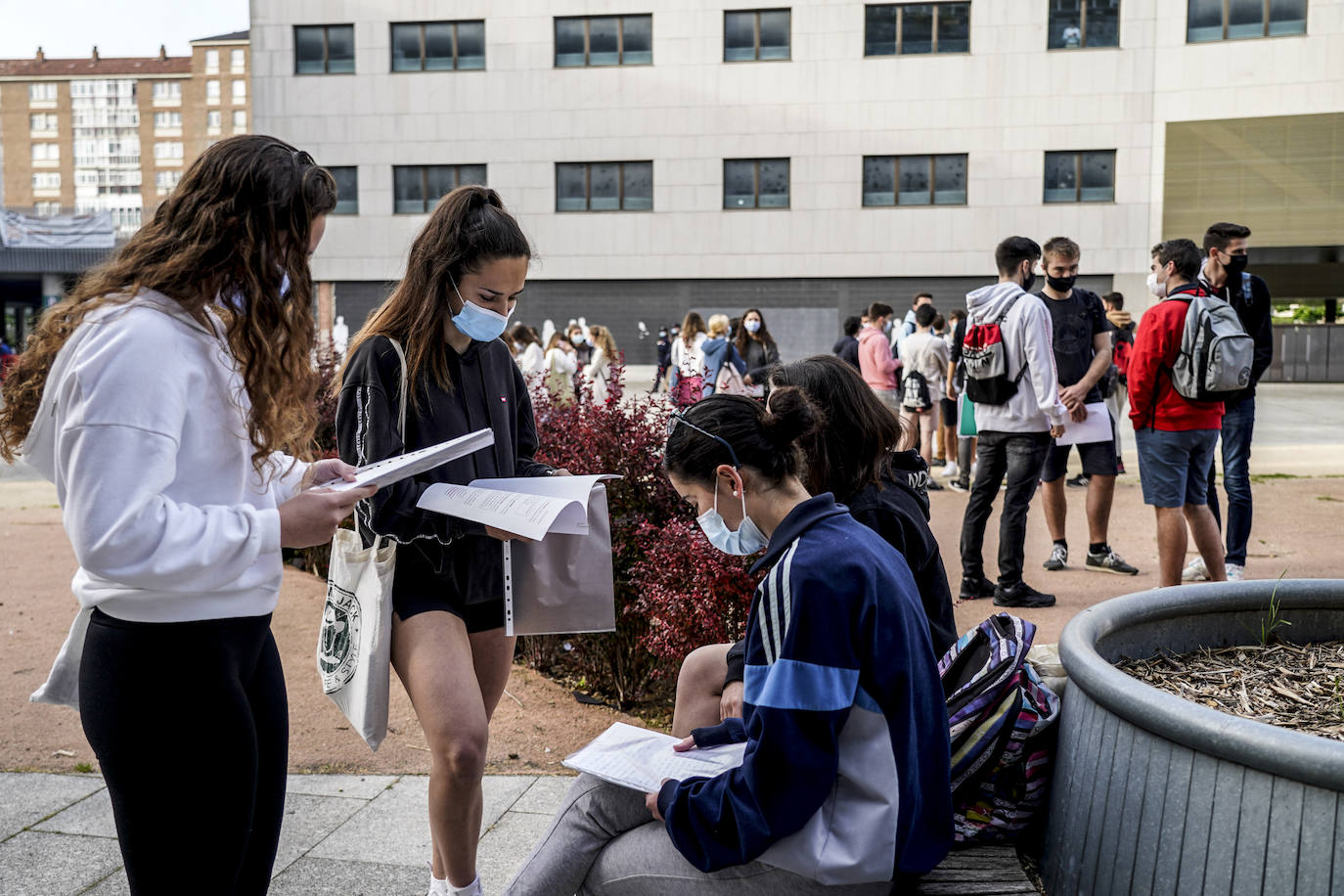 Fotos: Primera jornada de la Selectividad 2021 en Álava