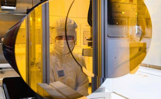 Fabricación de semiconductores en la planta de Bosch recientemente inaugurada en Alemania