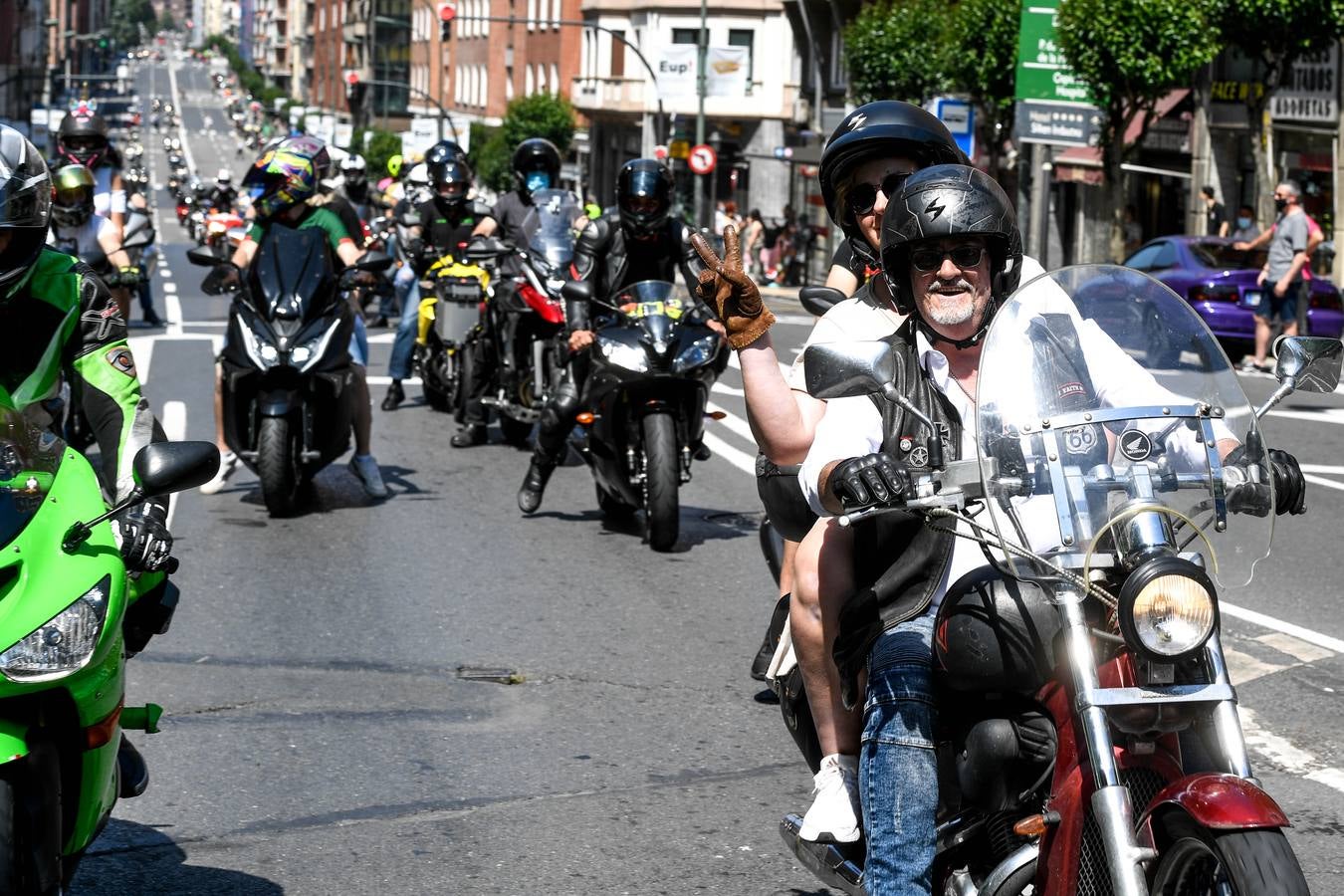 Fotos: Cientos de moteros toman Bilbao para reclamar mayor seguridad vial