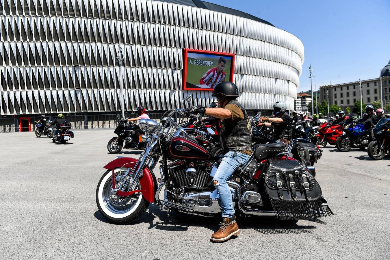 Fotos: Cientos de moteros toman Bilbao para reclamar mayor seguridad vial