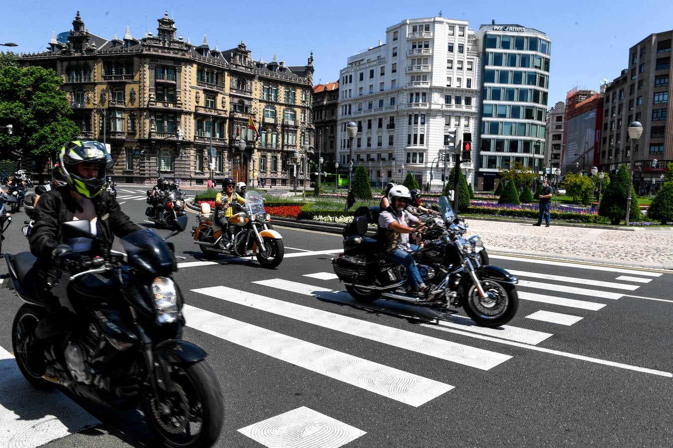 Fotos: Cientos de moteros toman Bilbao para reclamar mayor seguridad vial