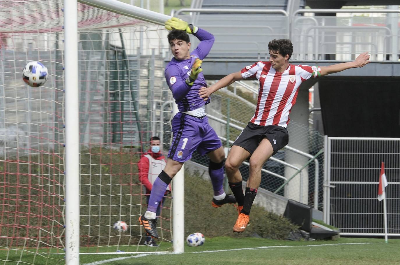 Luengo acaba su ciclo en el filial y puede cerrar el círculo en Amorebieta