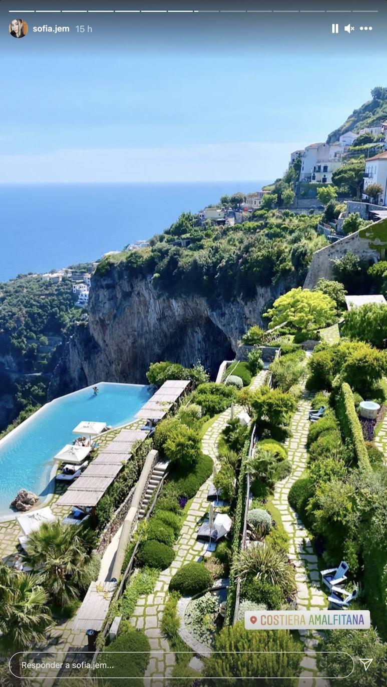 El maravilloso hotel en el que se hospedan Álex Berenguer y su pareja en la costa italiana. 