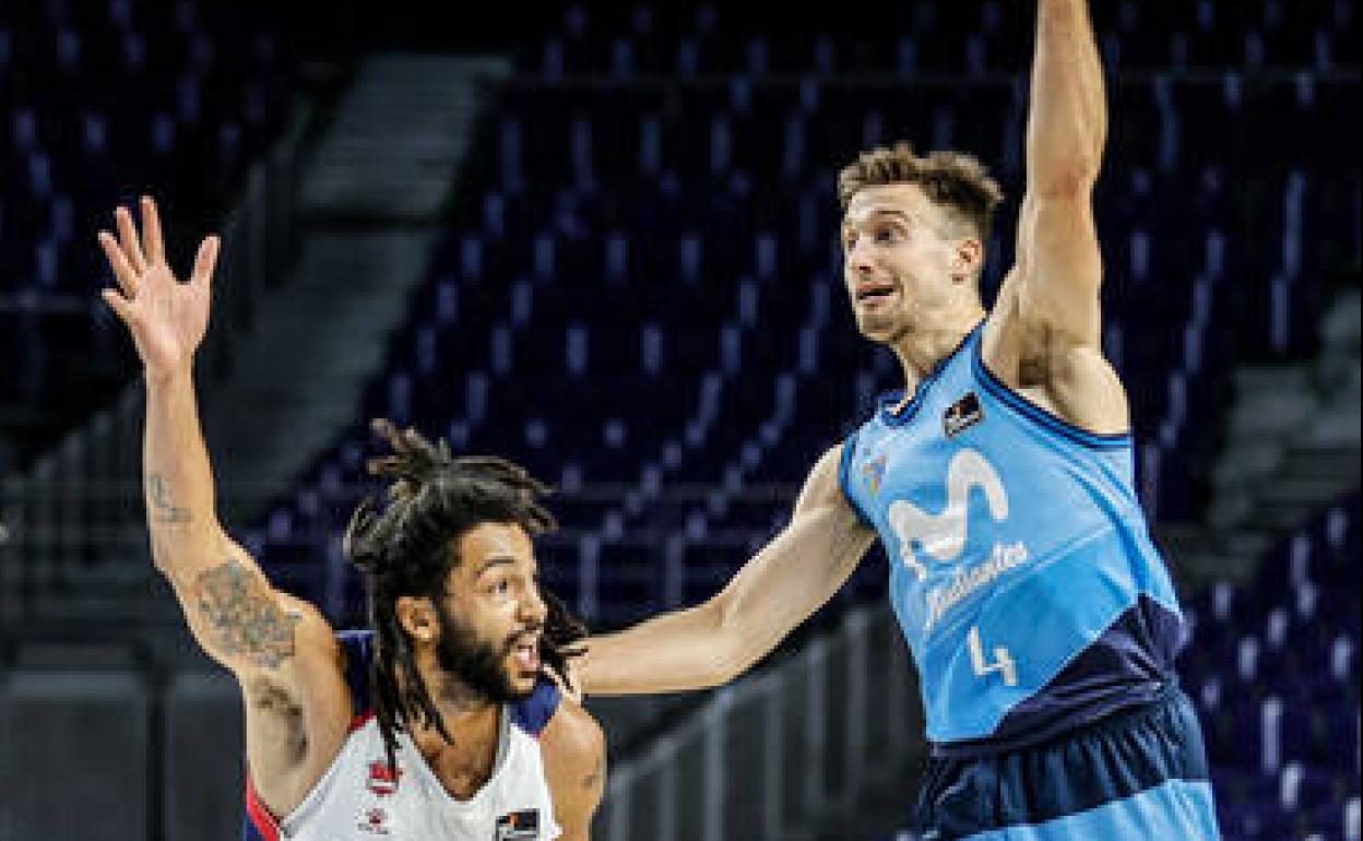 Aleksa Avramovic, en el partido que el Baskonia disputó en el Wizink Center contra el Estudiantes