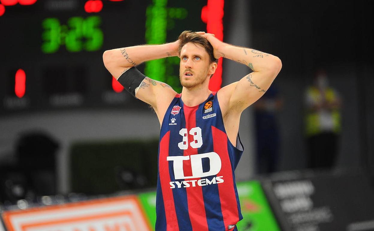 Polonara en un partido con el Baskonia.