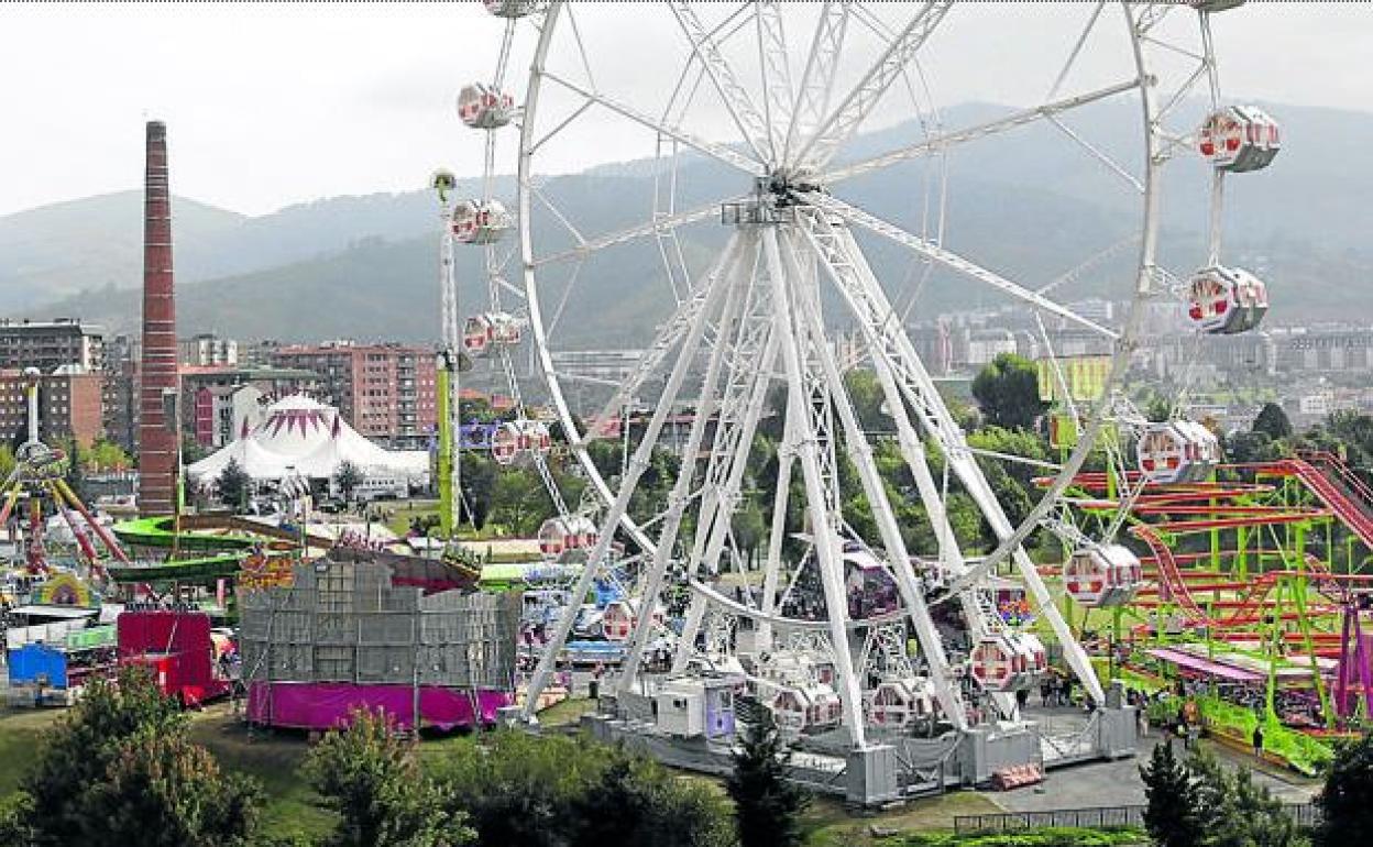 En Etxebarria se montaban «unas 90 atracciones, y ahora habría que bajar a 60 ó 70». 