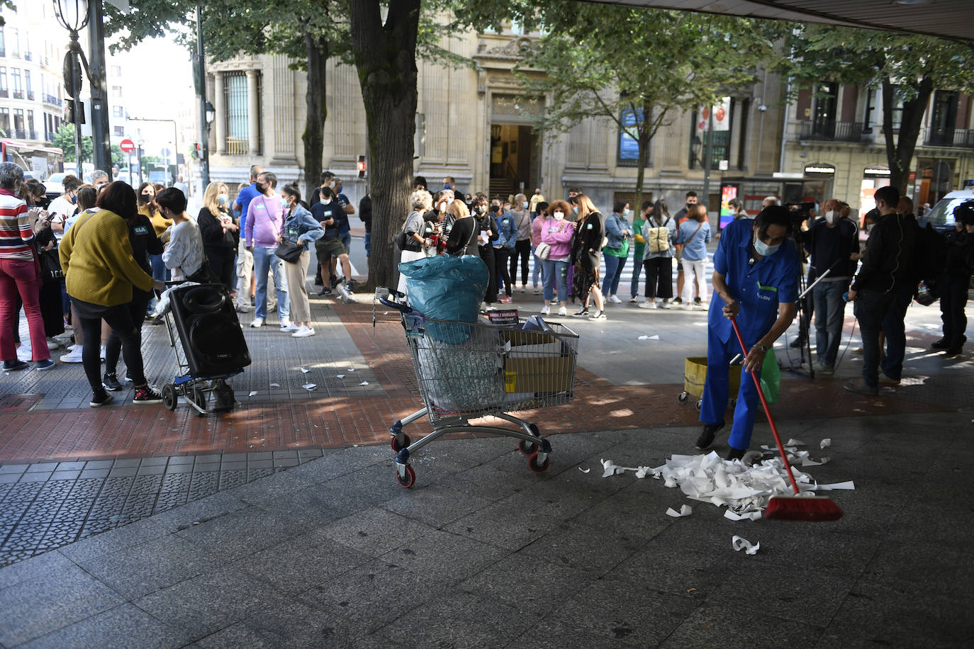 Fotos: Piquetes en el adelanto de las rebajas en Bilbao