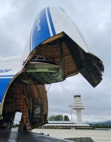 Imagen secundaria 2 - El coloso aéreo Antonov 124 aterriza en Foronda