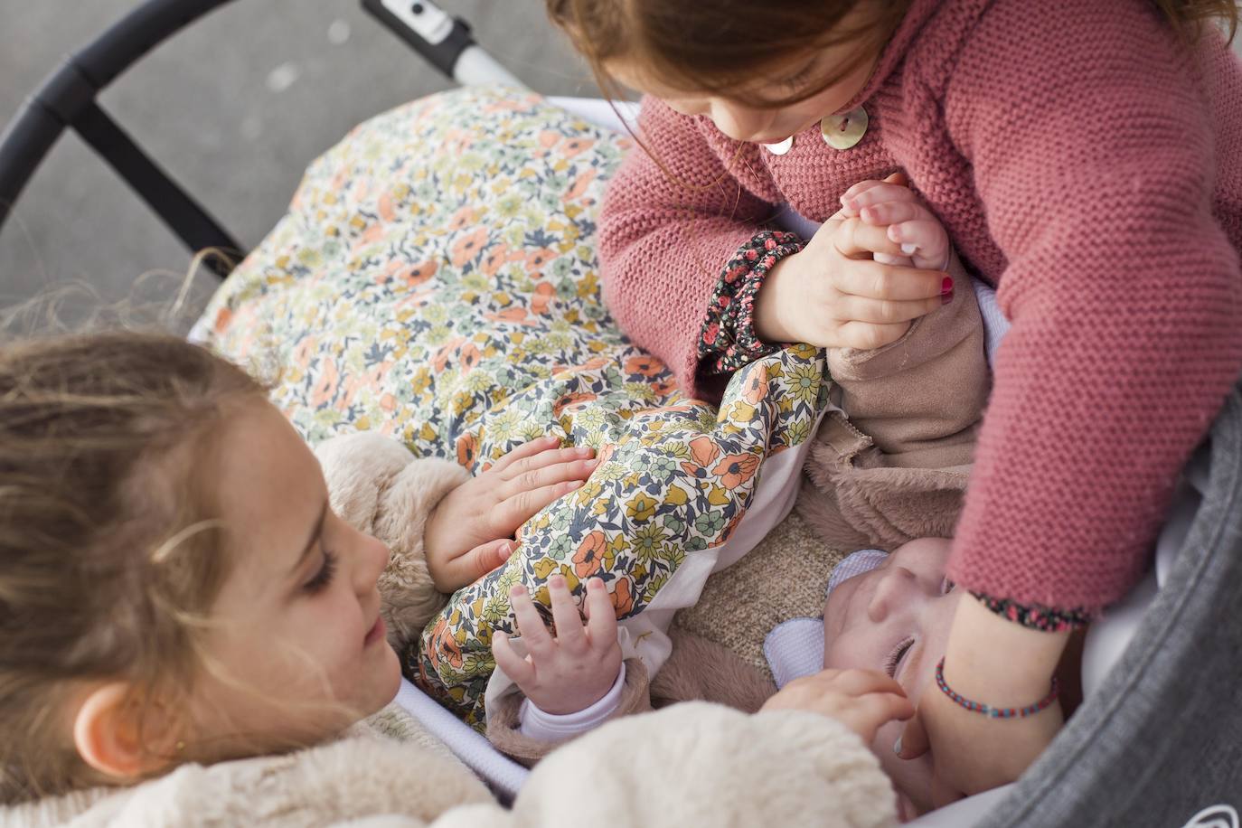 Fotos: Dos amigas de Algorta enamoran al mundo con sus complementos de bebé