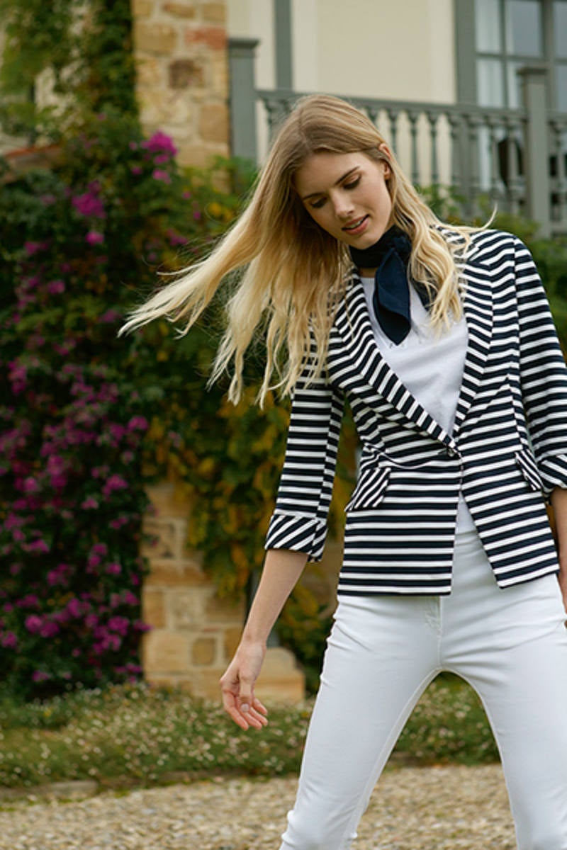 26. Chaqueta marinera de la tienda Anna Montes, situada en la calle Autonomia número 15. Cuesta 159 euros. 