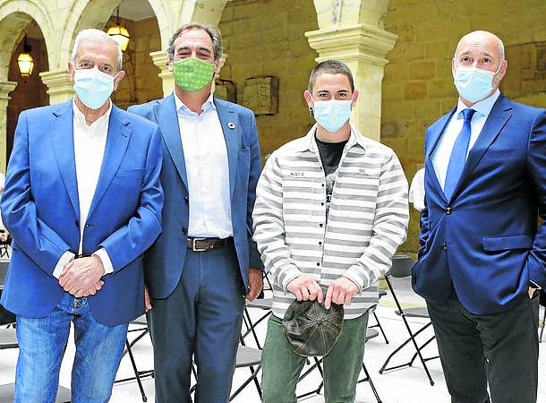 José Antonio Cayón, Juan Luis Aguirrezabal, Ahikar Azkona e Isidoro Beltrán de Heredia. 