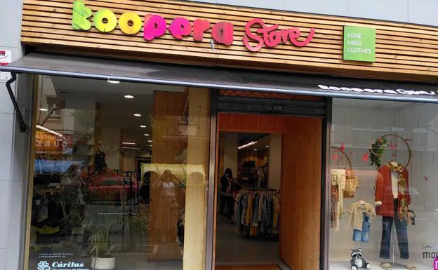 Querido fregar profesional Koopera inaugura su cuarta tienda de ropa de segunda mano en Vitoria | El  Correo