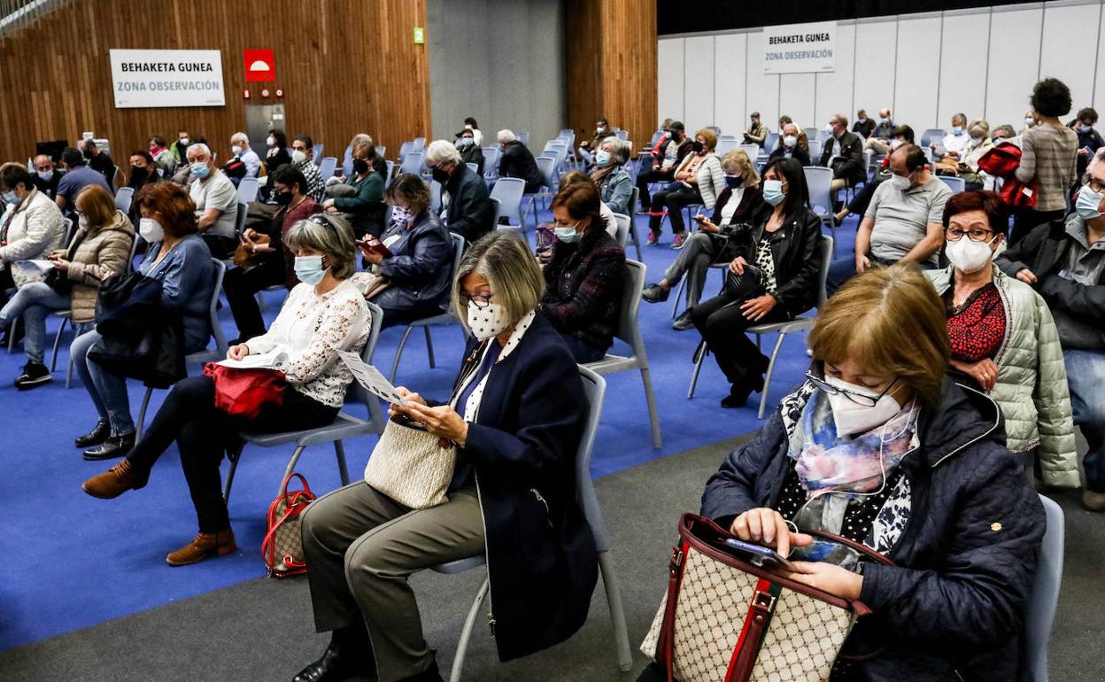 Sexagenarios vacunados en el BEC. 