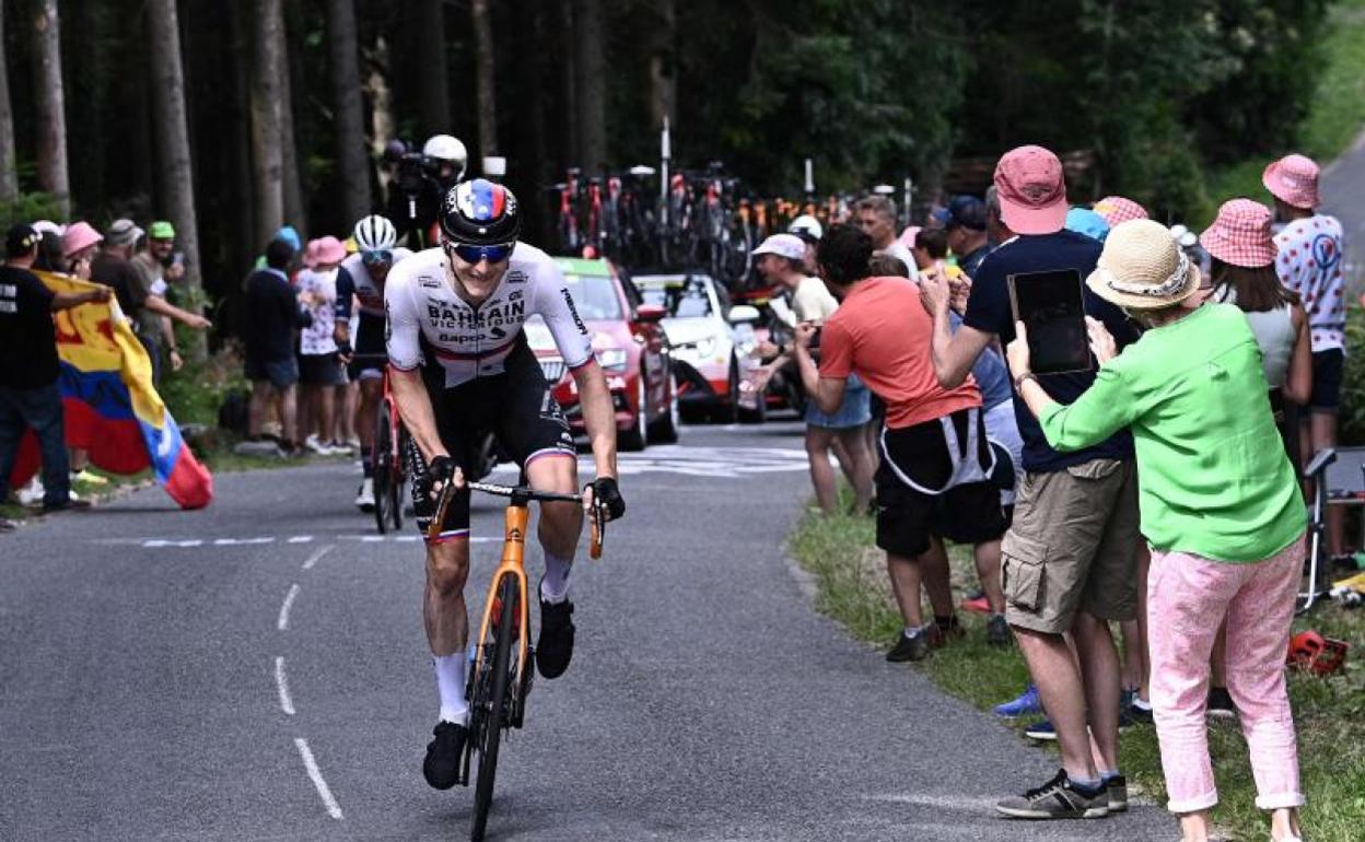 Mohoric, en fuga hacia la meta de Le Creusot. 