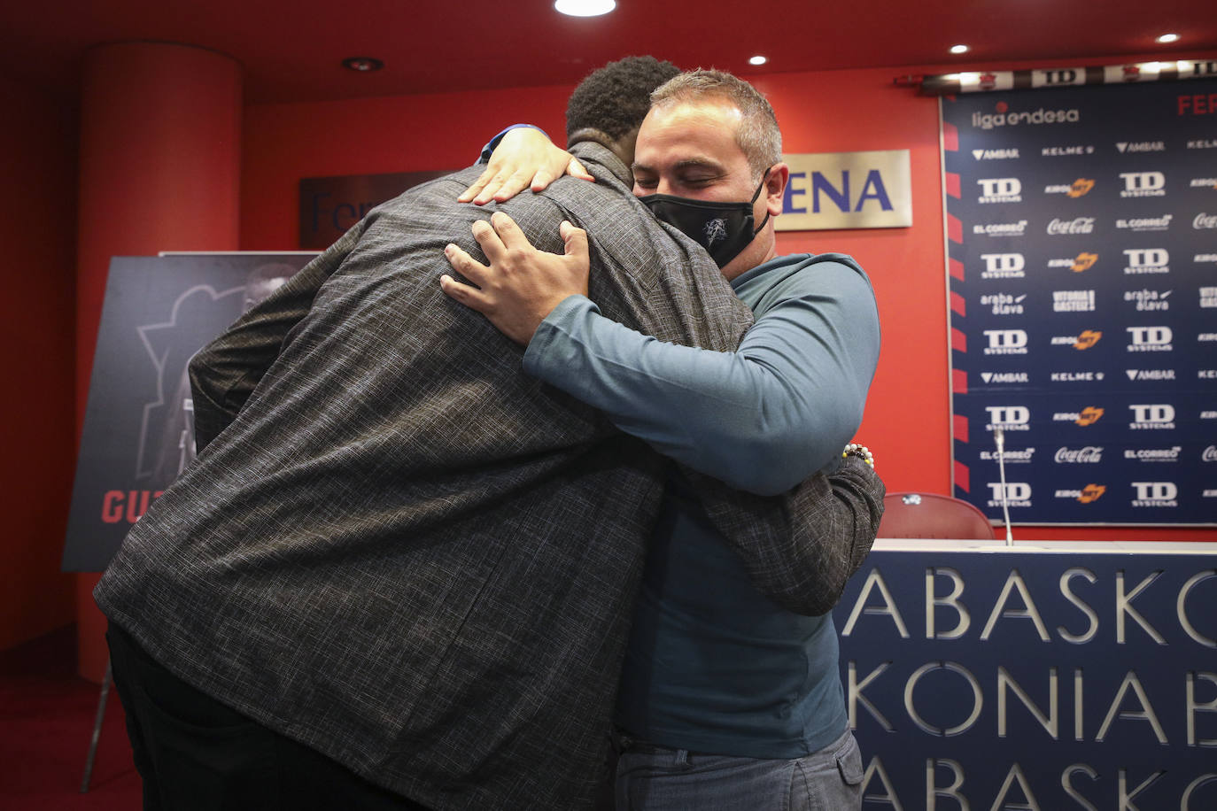 Fotos: La despedida de Diop del Baskonia, en imágenes