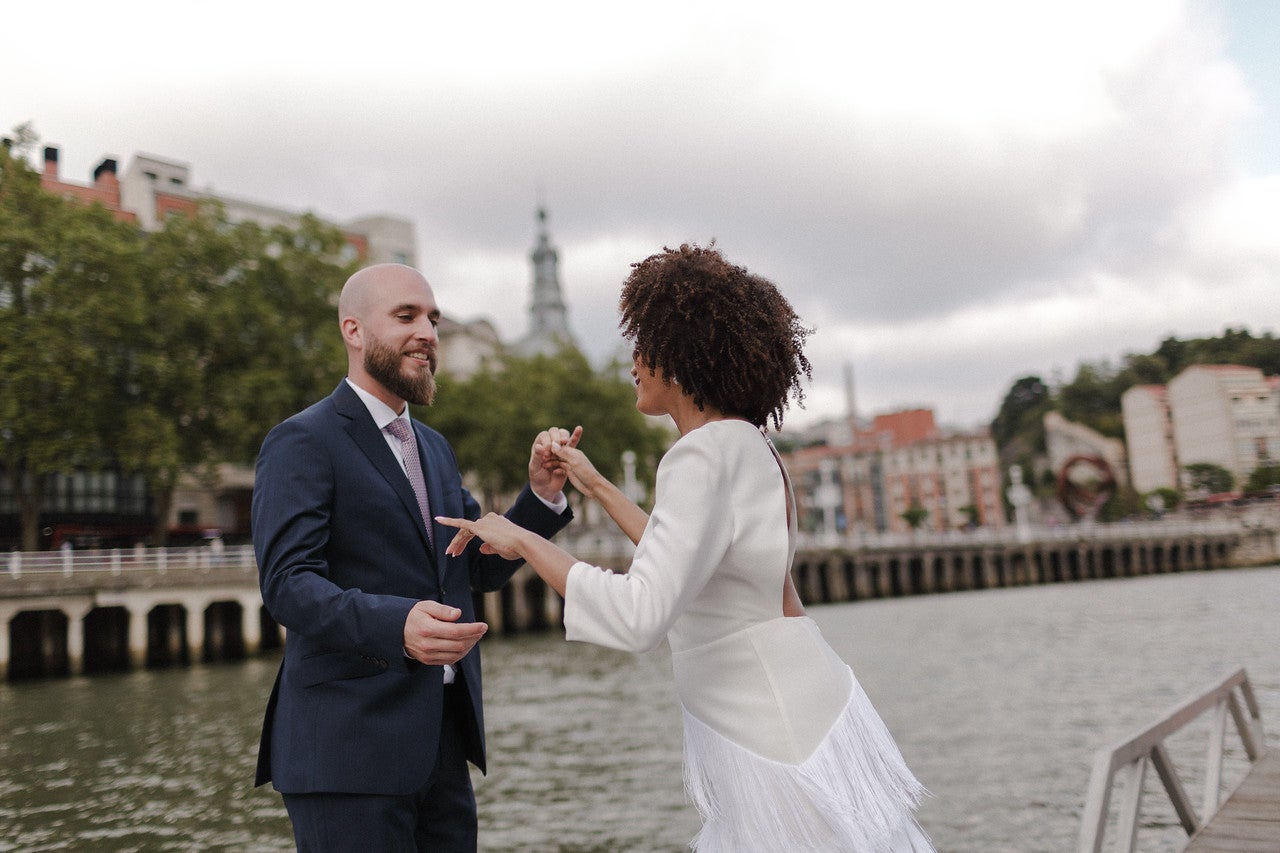 Fotos: La boda de Sonji e Iker en el Ayuntamiento de Bilbao